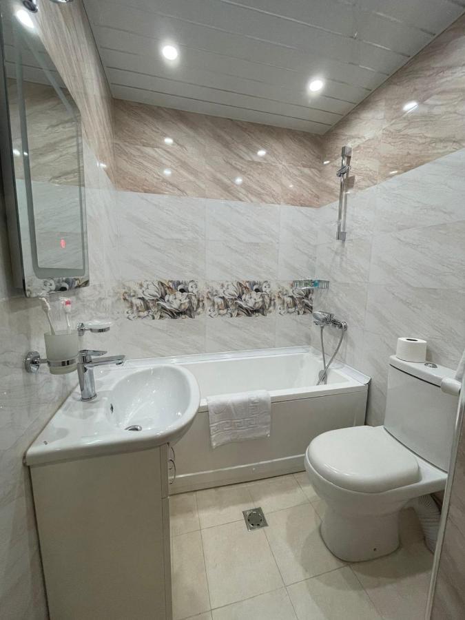 Anga Yerevan Hotel Ngoại thất bức ảnh
